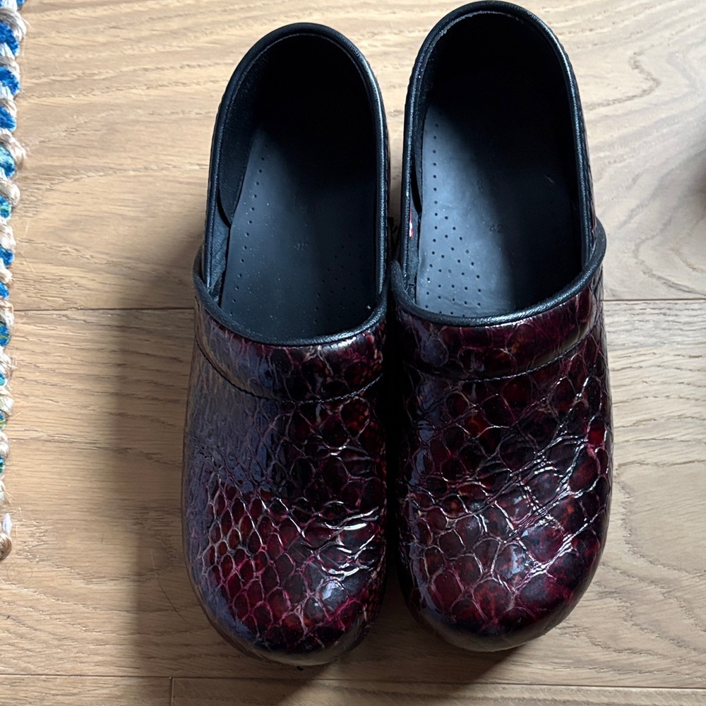 Women's Burgundy Snake-Effect Slip-On Clogs